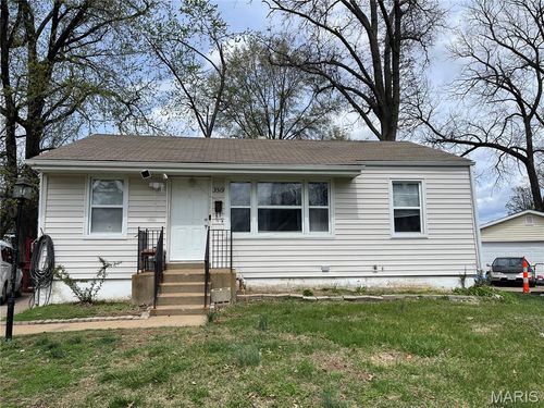 3519 Saint Blase Ln, Saint Ann, MO, 63074-2814 | Card Image