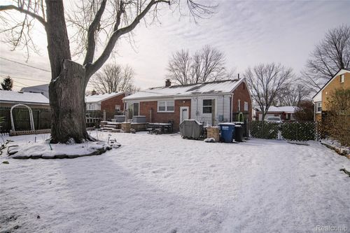 7332 E Frumin Ct, Westland, MI, 48185-2525 | Card Image