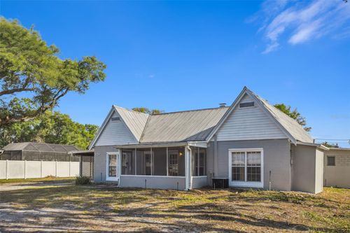 816 W Country Club Dr, Tampa, FL, 33612-5630 | Card Image