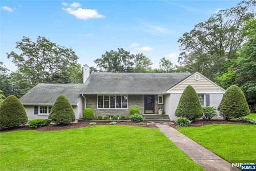 11 Old Chimney Rd, Upper Saddle River, NJ, 07458-1508 | Card Image