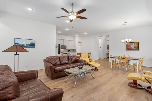 728 Clear Spring Ln, House other with 3 bedrooms, 2 bathrooms and 2 parking in Leander TX | Image 4