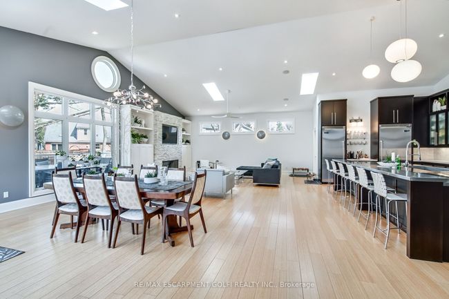 106 Cumming Crt, House other with 4 bedrooms, 3 bathrooms and 4 parking in Ancaster ON | Image 9