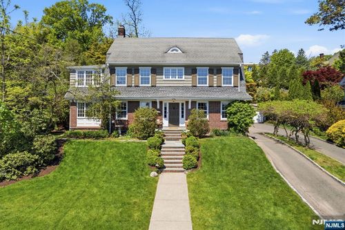 130 N Mountain Ave, Montclair, NJ, 07042-2350 | Card Image