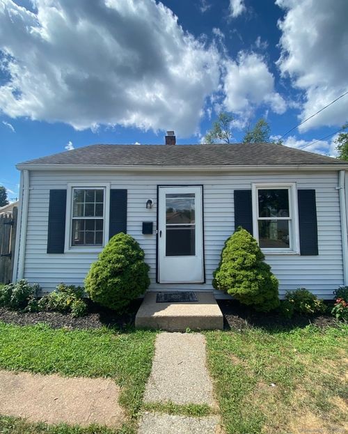7 Suffolk Dr, East Hartford, CT, 06118-2653 | Card Image