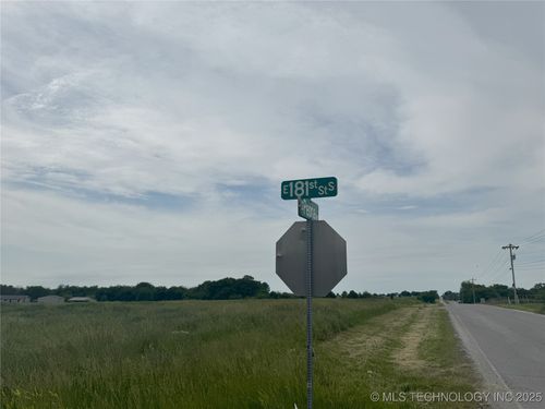 18034 S Peoria Ave, Mounds, OK, 74047-4816 | Card Image