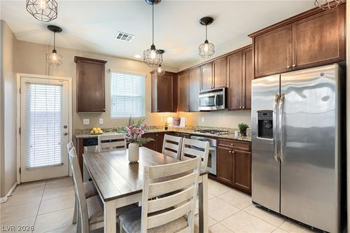 10623 Seasonable Dr, Las Vegas, NV, 89129-4601 | Card Image