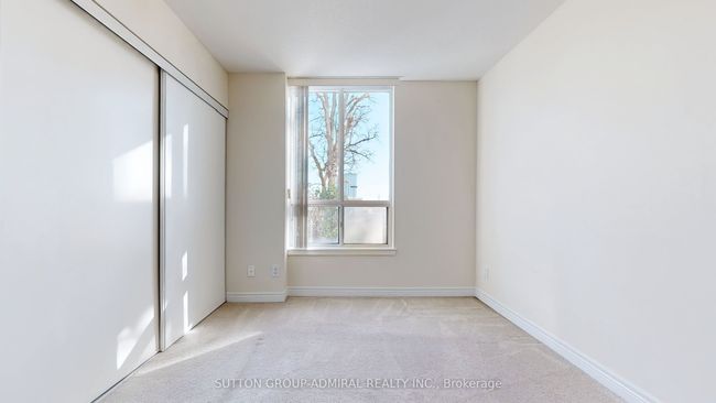 204 - 60 Disera Dr, Condo with 2 bedrooms, 2 bathrooms and null parking in Vaughan ON | Image 33