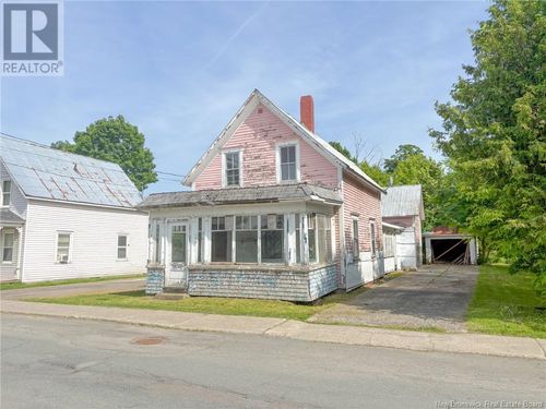 157 Broadway St, Woodstock, NB, E7M1B6 | Card Image