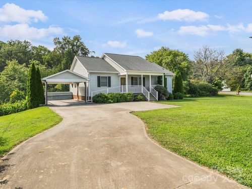 602 Enola Rd, Morganton, NC, 28655-7635 | Card Image