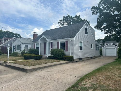81 Ballston Ave, Pawtucket, RI, 02861-2715 | Card Image