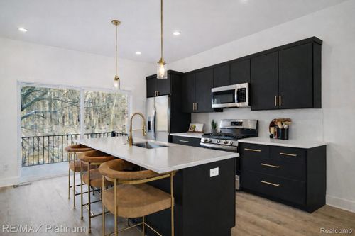 1656 Pinecroft Ln, Howell, MI, 48855-7802 | Card Image