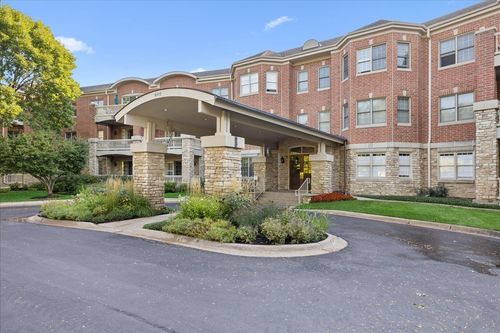 apt-304-940 Augusta Way, Highland Park, IL, 60035-1840 | Card Image