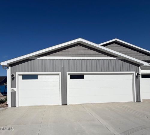 3927 Libra Bend Se, Mandan, ND, 58554 | Card Image