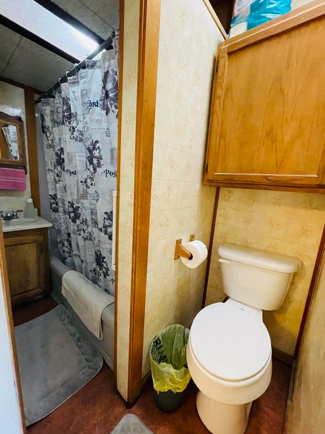 1215 E Main St, House other with 3 bedrooms, 1 bathrooms and 12 parking in Streator IL | Image 24