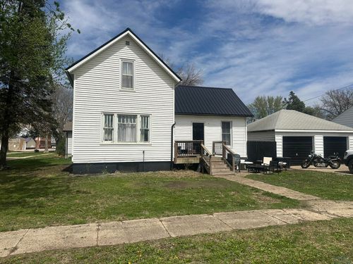 204 E Maple St, Holstein, IA, 51025-7760 | Card Image