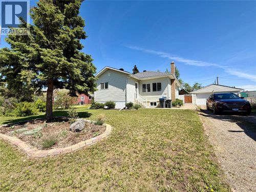 9128 8 St, Dawson Creek, BC, V1G3N4 | Card Image
