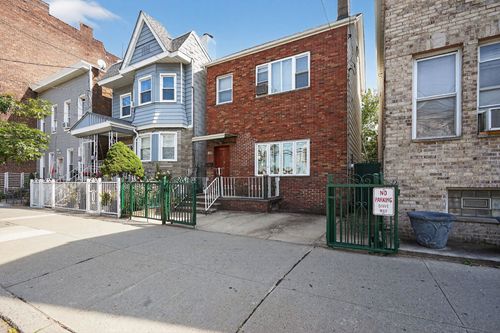 1018 Summit Ave, Jersey City, NJ, 07307-3519 | Card Image