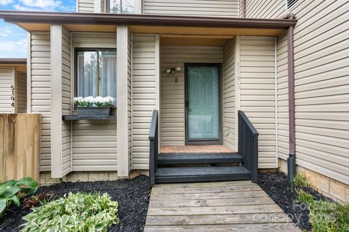 5192 Corbin Ln, Hickory, NC, 28601-8931 | Card Image