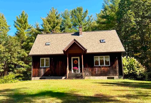 848 Coleville Rd, Bennington, VT, 05201-8870 | Card Image