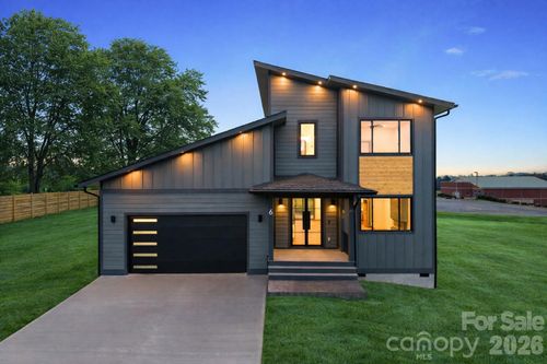 33-6 Scott Meadows Dr, Asheville, NC, 28806-0610 | Card Image