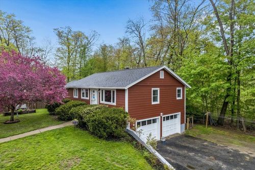 36 Oakwood Cir, Milford, NH, 03055-3812 | Card Image