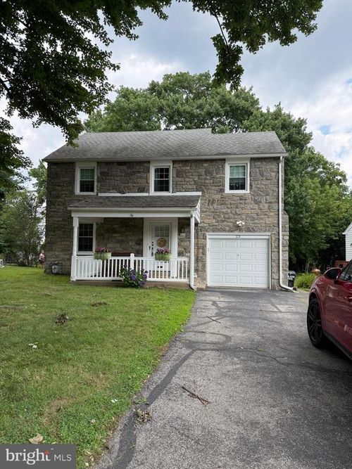 23 W Woodland Ave, SPRINGFIELD, PA, 19064-2325 | Card Image