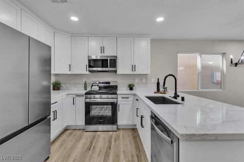 10373 Midnight Iris Street, Las Vegas, NV, 89183 | Card Image