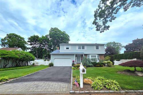 15 Winthrop Pl, Deer Park, NY, 11729-1116 | Card Image