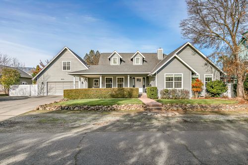 955 Beverly Way, Jacksonville, OR, 97530-9027 | Card Image