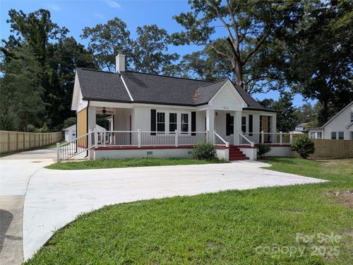 w-933 W Warren St, Shelby, NC, 28150-5068 | Card Image