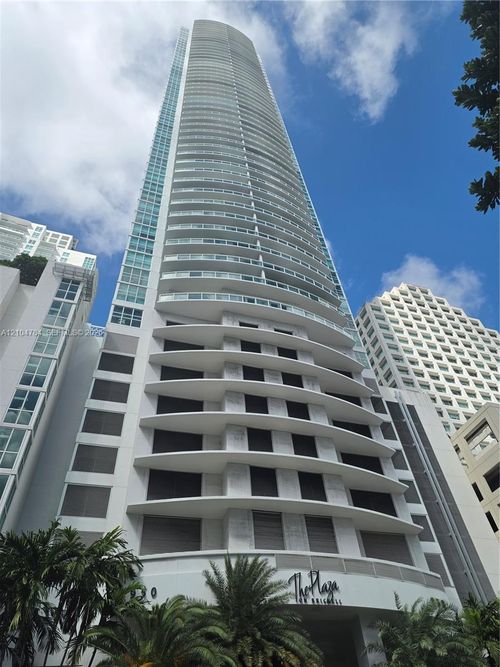 1210-950 Brickell Bay Dr, Miami, FL, 33131-3948 | Card Image
