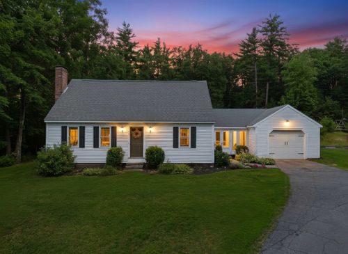 24 Manchester Rd, Amherst, NH, 03031-2542 | Card Image