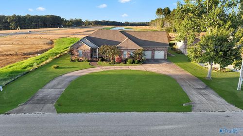24589 Drawbaugh Rd, Athens, AL, 35613-3564 | Card Image