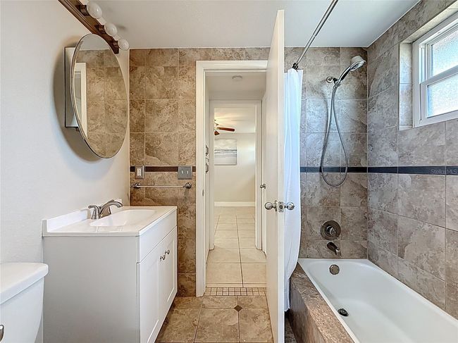 Full Bath (Jack and Jill style) | Image 14
