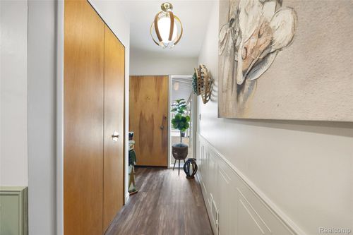 10110 Balfour Ave, Allen Park, MI, 48101-1226 | Card Image