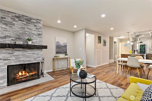 c6-17014 Ne 80th St, Redmond, WA, 98052-3920 | Card Image