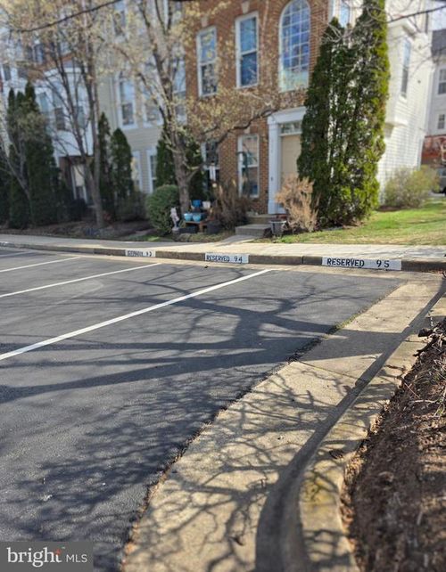 5854 Cowling Ct, ALEXANDRIA, VA, 22304-7318 | Card Image