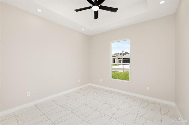 1008 Broken Arrow Dr, House other with 3 bedrooms, 2 bathrooms and 2 parking in Alamo TX | Image 17