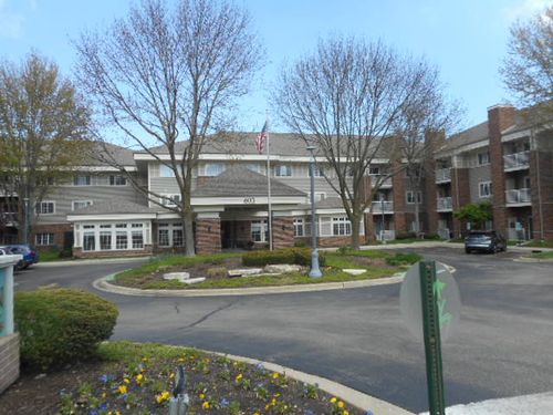 340-605 Barrington Ave, East Dundee, IL, 60118-1428 | Card Image