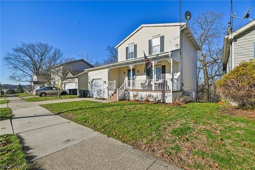 520 Gibbs Rd, Akron, OH, 44312-2043 | Card Image