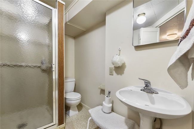 1609 Zeuger St, House other with 3 bedrooms, 3 bathrooms and 2 parking in Glenshaw PA | Image 32