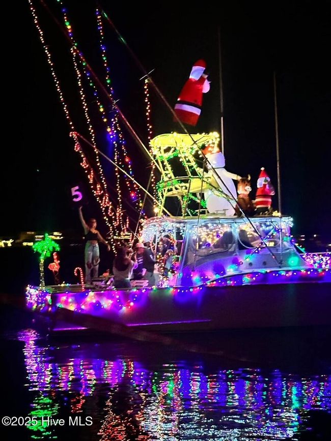 You can almost reach out and touch the boats at the Annual Christmas Flotilla. | Image 31