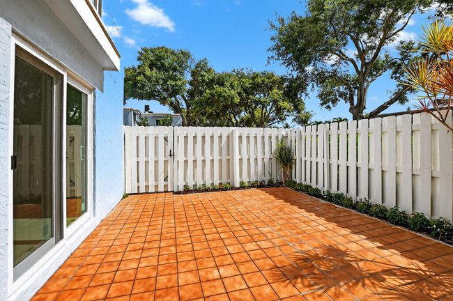 APT-19D - 1010 Ne 8 Th Ave, Condo with 2 bedrooms, 2 bathrooms and null parking in Delray Beach FL | Image 6