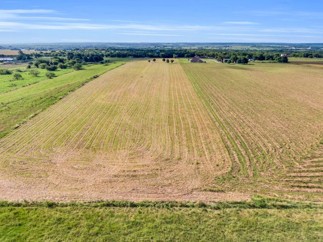 Overview of rural landscape with farmland | Image 7