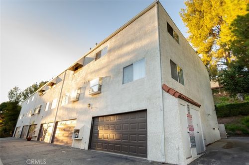9551 Via Ricardo, Burbank, CA, 91504 | Card Image