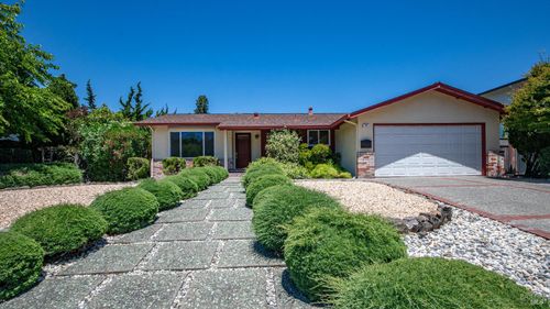 165 San Luis Way, Novato, CA, 94945 | Card Image