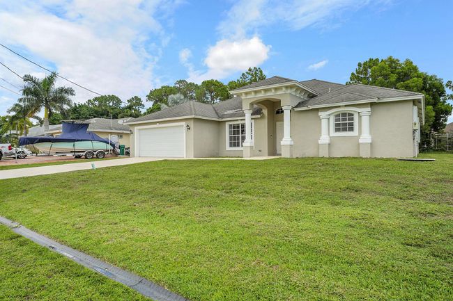 3601 Sw Europe Street, House other with 5 bedrooms, 3 bathrooms and null parking in Port St Lucie FL | Image 5