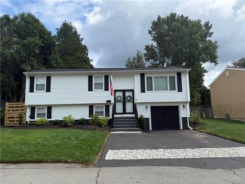 72 Thelma St, North Providence, RI, 02904-4561 | Card Image