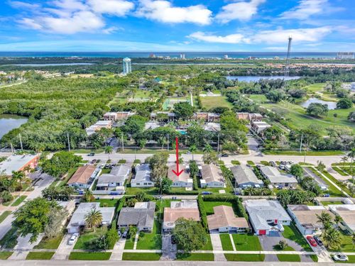 rear-2118 N 14th Ave, Hollywood, FL, 33020-2515 | Card Image