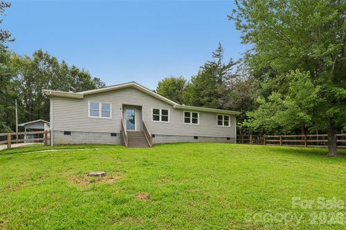 33269 Courtland Dr, Albemarle, NC, 28001-7532 | Card Image